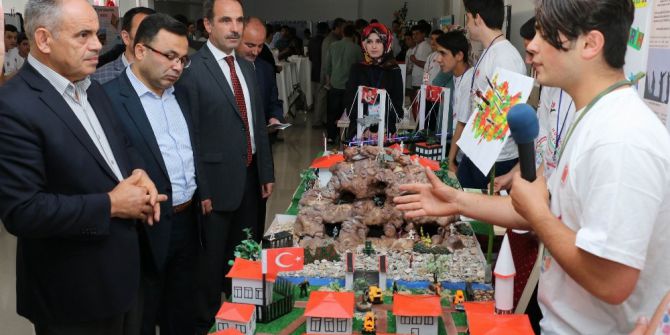 İmam Hatipli Öğrencilerden; "Tübitak Bilim Fuarı"