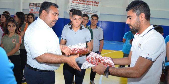 Kayyum Atanan Belediyeden Eğitime Katkı