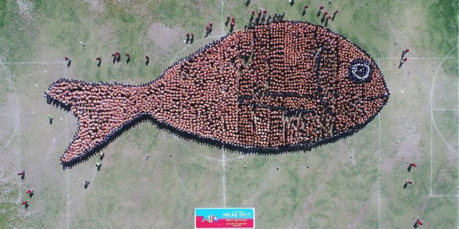 2791 Kişiyle Dünyanın En Büyük Balık Figürü Oluşturuldu