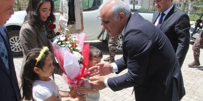 Vali Zorluoğlu İlçe Ve Beldelerde Muhtarlarla Bir Araya Geldi