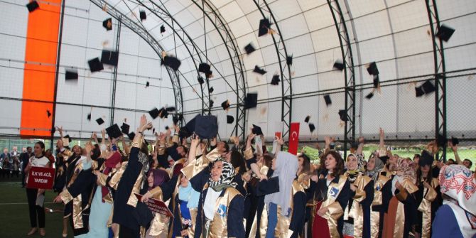 Bilecik Şeyh Edebali Üniversitesi Bağlı 3 Yüksek Okuldan 549 Öğrenci Mezun Oldu