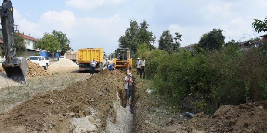 Yağmur Suyu Ana Hattı Çalışması Sürüyor