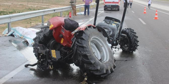 Karaman’da Çekici Traktöre Çarptı: 1 Ölü