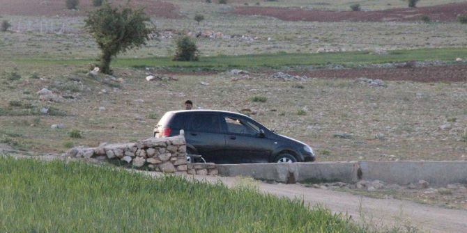 Kızını Rehin Aldı, Polise Ateş Edip Kaçtı