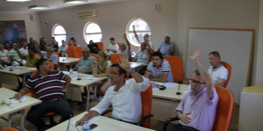 Dsp’li Kıray, Aylar Sonra Meclis Toplantısına Katıldı