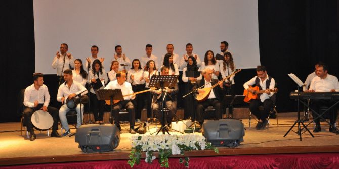 Halk Eğitim Kursiyerlerinden Develi’de Türkü Şöleni