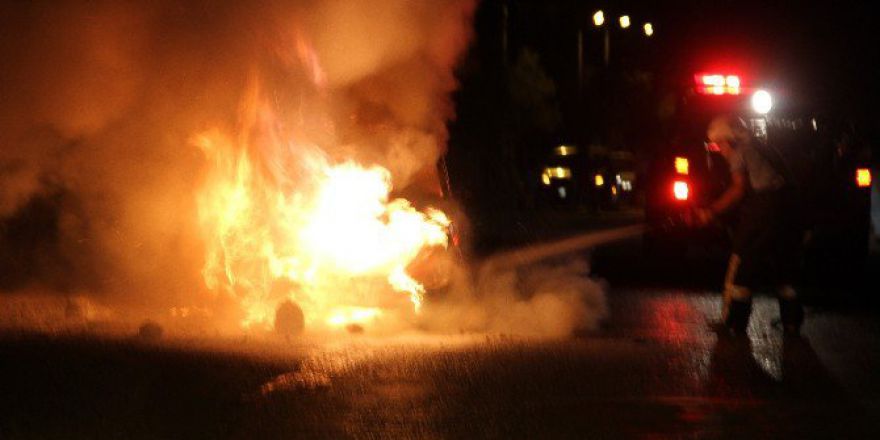 Fethiye’de Otomobil Alev Topuna Döndü