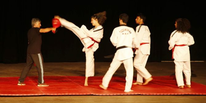 Döşemealtı Halk Eğitimi Merkezi Yılsonu Sergisi Açıldı