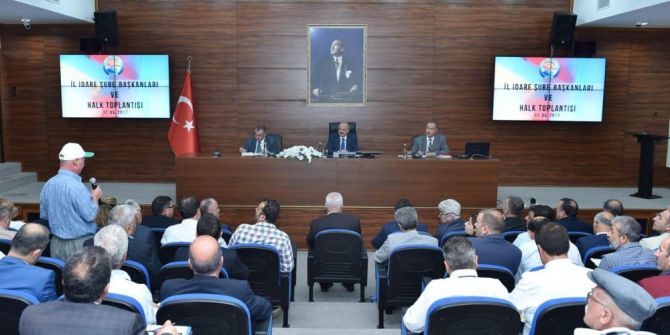 Vali Çakacak, Halk Toplantısında Sorun Ve Talepleri Dinledi