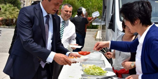 Lise Öğrencilerinden ’Lokma Şenliği’