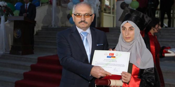 Oltu Anadolu Lisesi’nde Mezuniyet Coşkusu