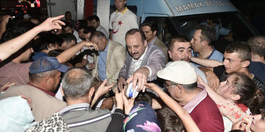 Mamak Belediye Başkanı Akgül’ün Milli İrade Mesaisi