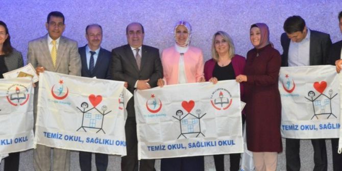 Beyaz Bayrak Ve Beslenme Dostu Okul Sertifika Töreni