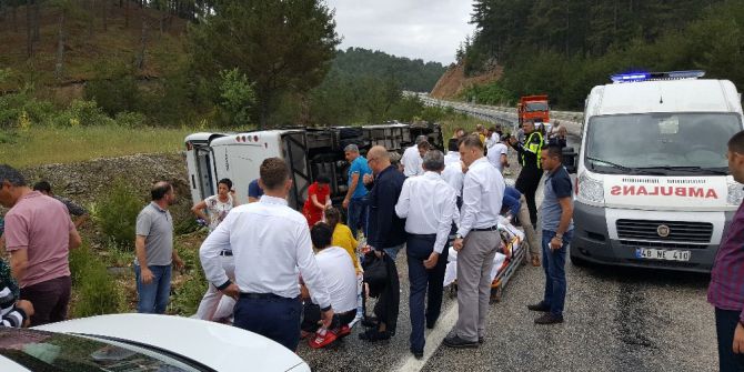 Ukraynalı Turistleri Taşıyan Midibüs Kaza Yaptı: 17 Yaralı