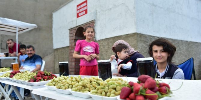 Dulkadiroğlu Belediyesi’nden "Dut Satış Noktası"