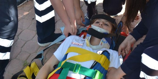 Mkü’de Ambulans Ekipmanları Eğitimi