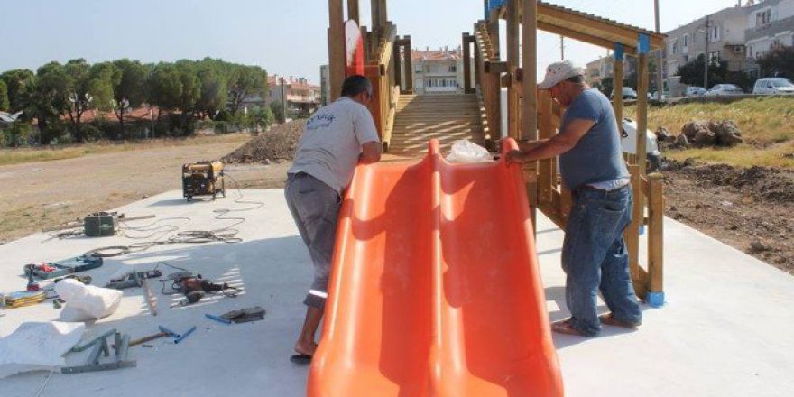 Gencer “Ayvalık’ın Dört Bir Köşesine Bir Ayda 20 Çocuk Parkı Yapacağız”