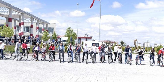 Kmü’de Öğrenciler Hem Eğlendi Hem De Spor Yaptı