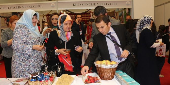 Gençlik Merkezi Günlerinde Karaman Standı Yoğun İlgi Görüyor