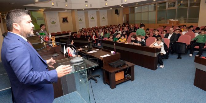 Öğrenciler Belediyeciliği Öğrendi