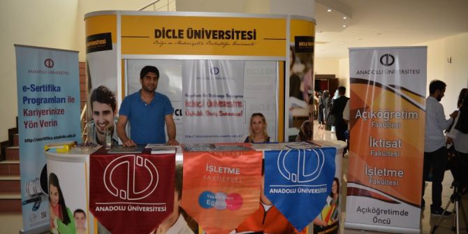 Anadolu Üniversitesi, Dü’de Stant Açtı