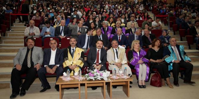 Aiçü’de Mezuniyet Coşkusu