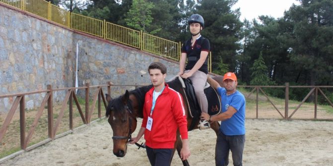 Gebzeli Özel Çocuklar Atlı Binicilik Kulübünde