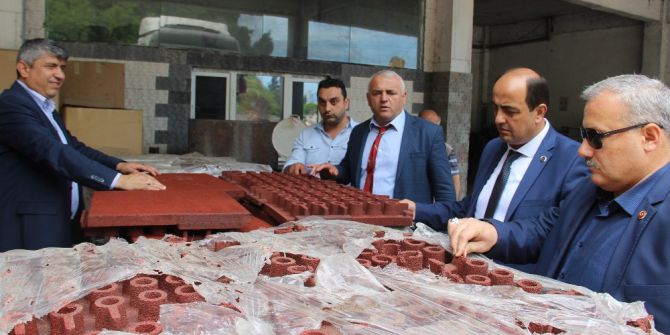 Gülüç’e Çeşme’den Bir Tır Dolusu Malzeme Geldi