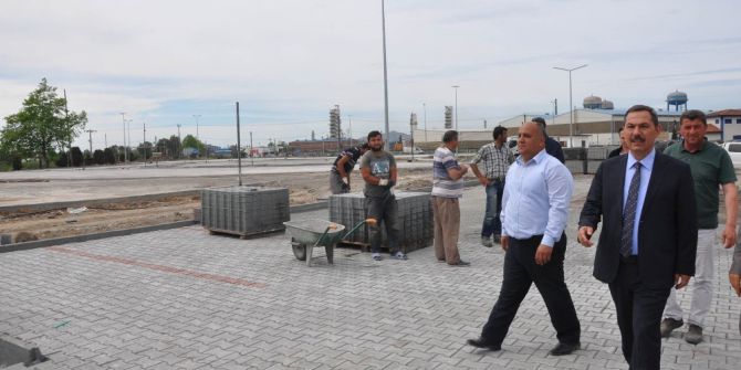 Başkan Uysal Sahaya İnip Çalışmaları İnceledi