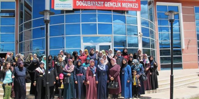 Ağrı’da Kadınlar Geziyor