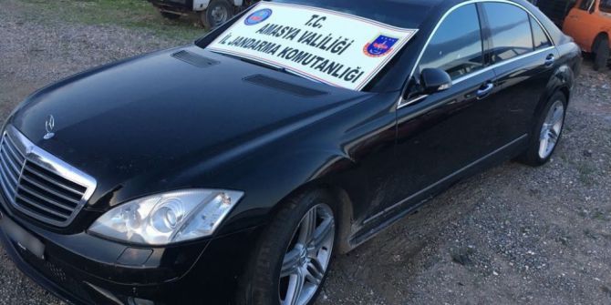 Havalimanı Otoparkındaki Lüks Otomobil Kaçak Çıktı