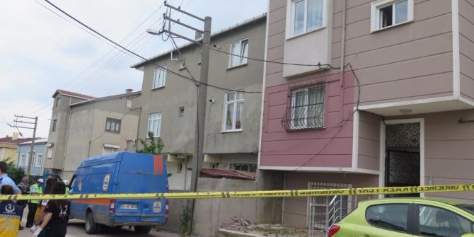 Boşanmak Aşamasındaki Eşini Başka Erkekle Yakalayınca Dehşet Saçtı