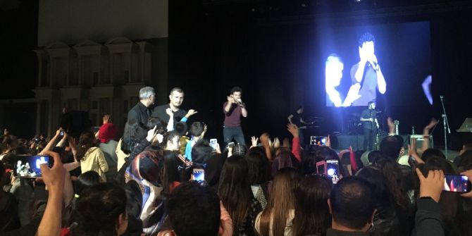 Şarkıcı Buray, Küçükçekmece’de Hayranlarıyla Buluştu