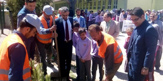 Öğrencilerin Ağaç Dikme Kampanyasına Yoğun İlgi