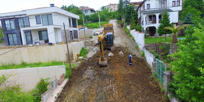 Başiskele’de Üst Yapı Çalışmaları Sürüyor