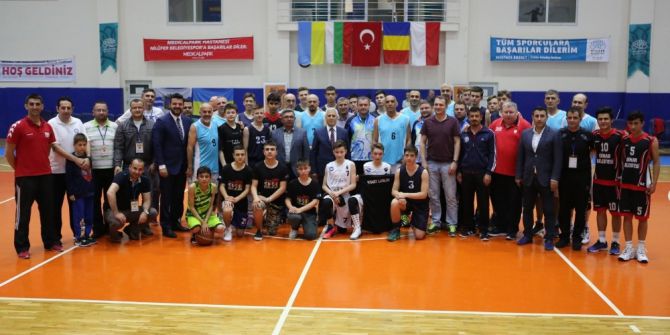 Kardeş Şehirlerin Müsabakasında Dostluk Kazandı