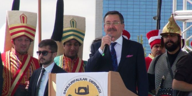 Melih Gökçek’ten Akçakale’ye Özel İlgi