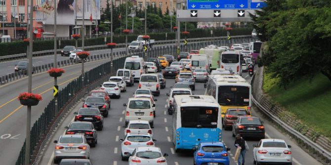 İstanbul’da Bayram Tatili E-5’i Durma Noktasına Getirdi