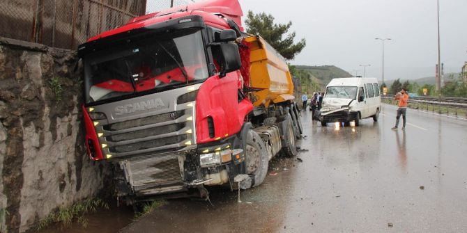 Karabük’te Trafik Kazası: 5 Yaralı