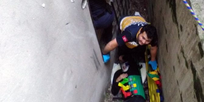 Düşen Yastığını Alırken Canından Oluyordu