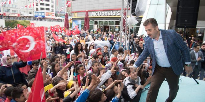 Başkan Usta’dan Başarılı Öğrencilere Bisiklet