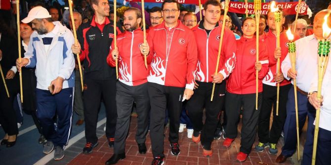 Keçiörenli Gençler Dünya Şampiyonları İle Yürüdü