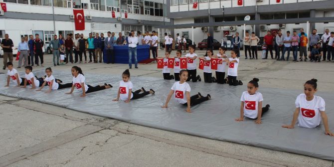 Adıyaman’da 19 Mayıs Kutlamalarına Yağmur Engeli