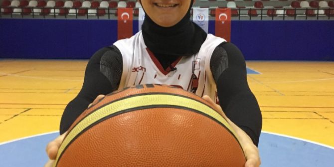 Merve Şapcı: "En Büyük Hayalim Başörtülü Sporcuların Sahalarda Olması”