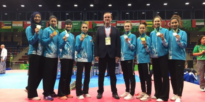 Bakü’de Tüm Kadın Tekvandocular Madalya Kazandı