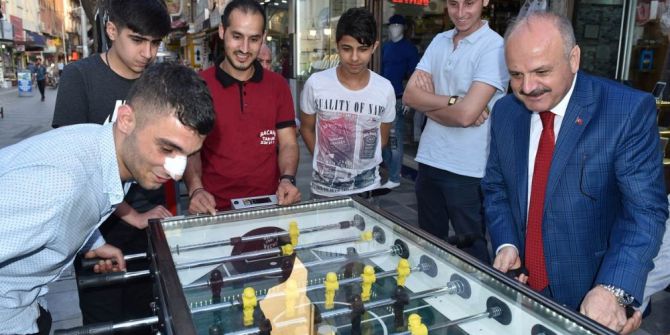 Vali Çakacak’tan Esnaf Ziyareti