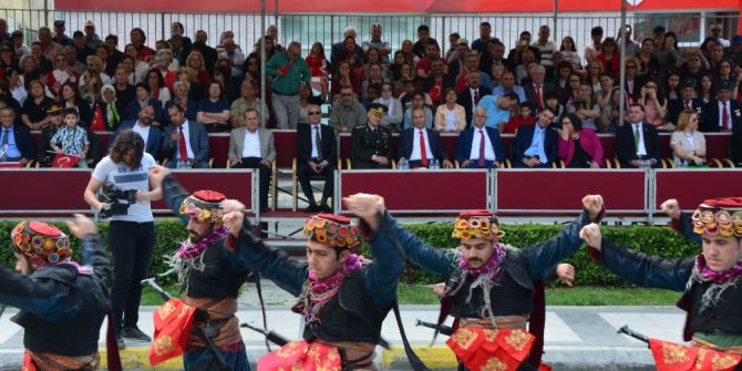 Söke’de 19 Gençlik Spor Bayramı Kutlamaları