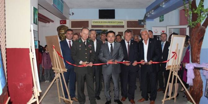 Öğrencilerin Derste Yaptıkları Sergilendi