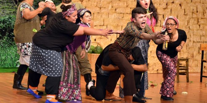 Türk Dünyası Tiyatro Günleri Devam Ediyor