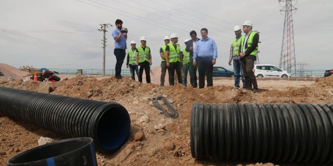 Aksaray’da Yağmur Suyu Hattı Döşeniyor